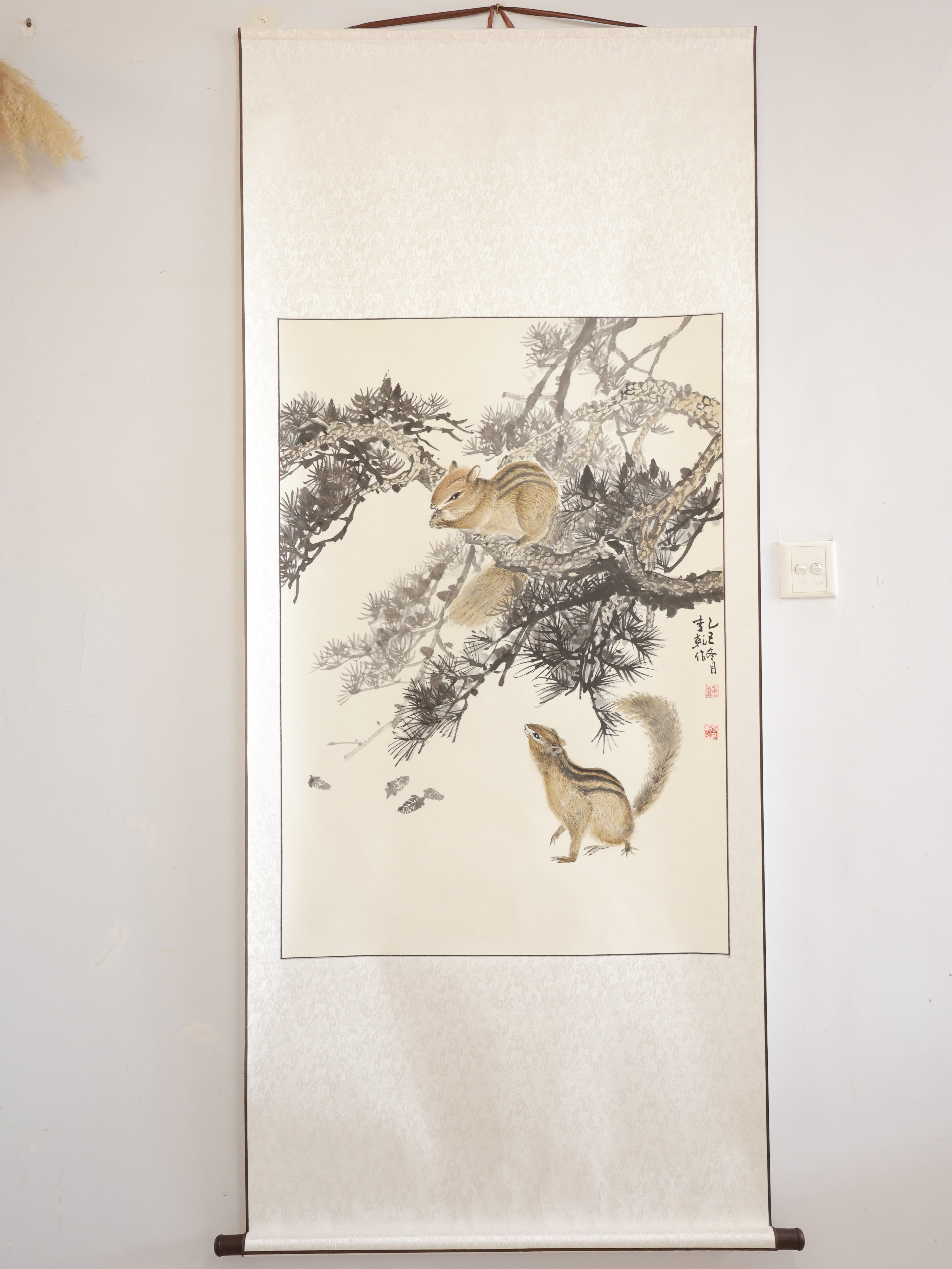 Playful Companions 《松鼠图》